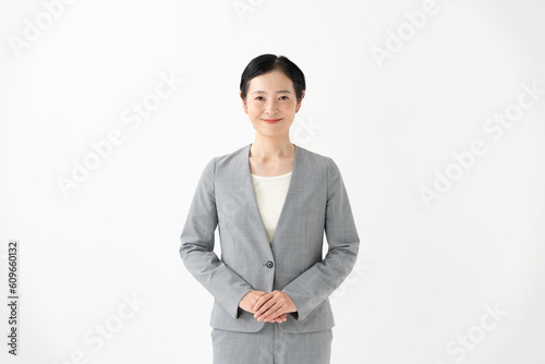 Leinwand Poster 女性ポートレート　スーツ　ビジネス