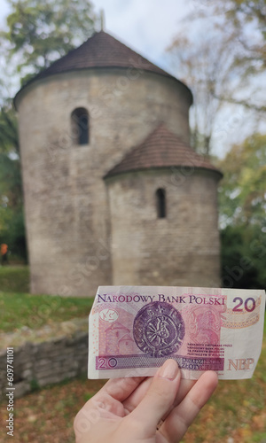 Rotunda św Mikołaja w Cieszynie z polskim banknotem photo