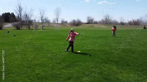 Wallpaper Mural Disc Golf Videos + Aerial Shots (Throws, Putts, and Walking/Playing) Torontodigital.ca