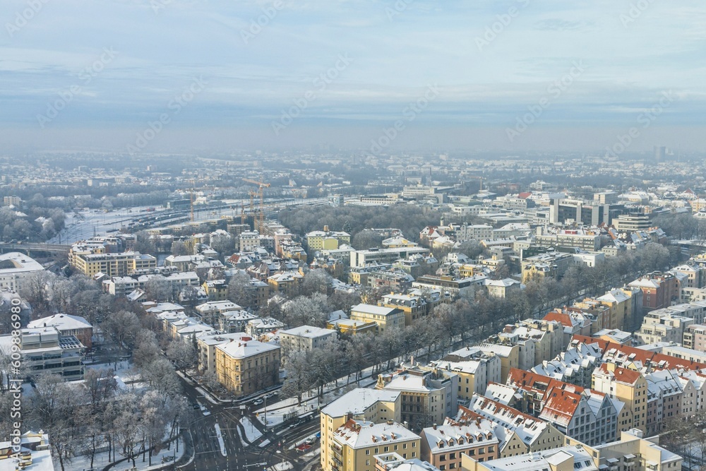 Winterlich verschneites Augsburg - Blick ins Beethovenviertel
