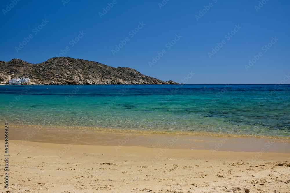Obraz premium Breathtaking panoramic view of the famous Mylopotas beach in Ios Greece
