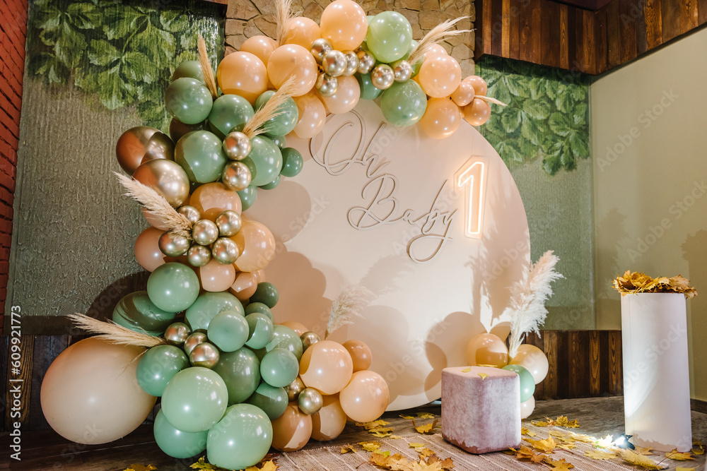 Birthday Party For 1 Year Old Girl Or Boy Arch Decorated Green Brown birthday-party-for-1-year-old-girl-or-boy-arch-decorated-green-brown