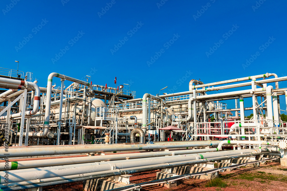 Naklejka premium Pipeline refinery plant steam vessel and column tank crude oil.