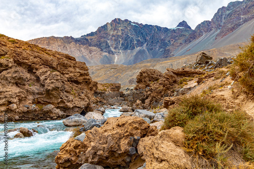 Quadro em tela rio Cajón del Maipo e Embalse El Yeso, Chile cordilheira dos Andes, Santiago, Ch