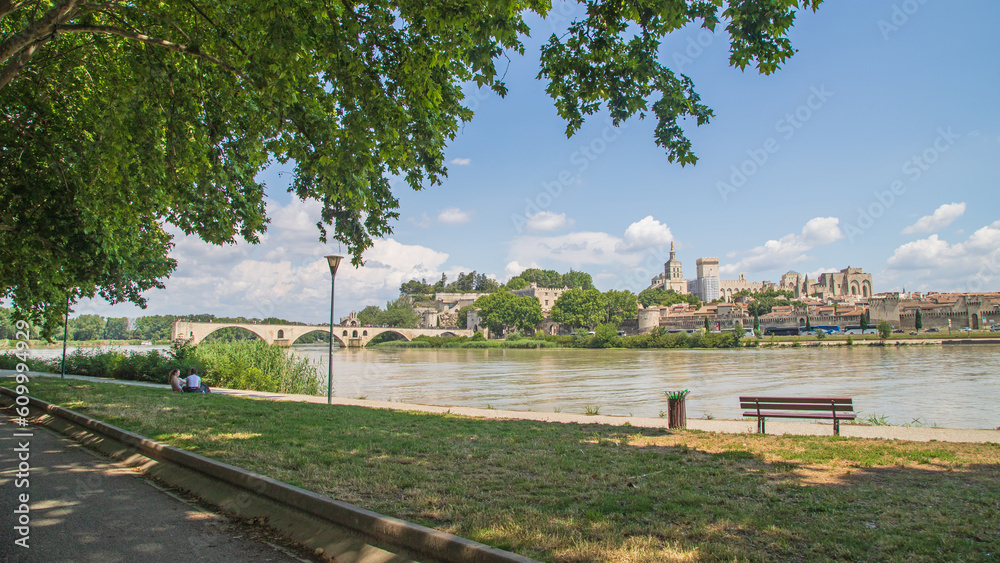 Obraz premium Avignon, berge du Rhône.