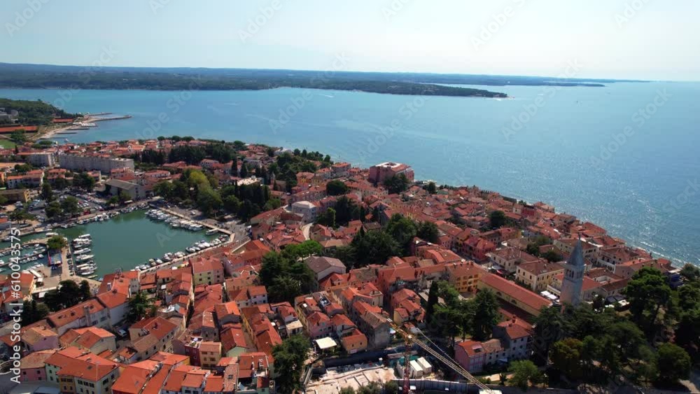 Novigrad - Istrien - Croatia
An aerial view with the drone over the beautiful town of Novigrad Novigrad - Istrien - Croatia
An aerial view with the drone over the beautiful town of Novigrad