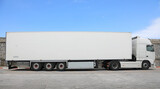 camión frigorífico termo blanco transporte alimentación pescado marisco carne 4M0A7329-as23