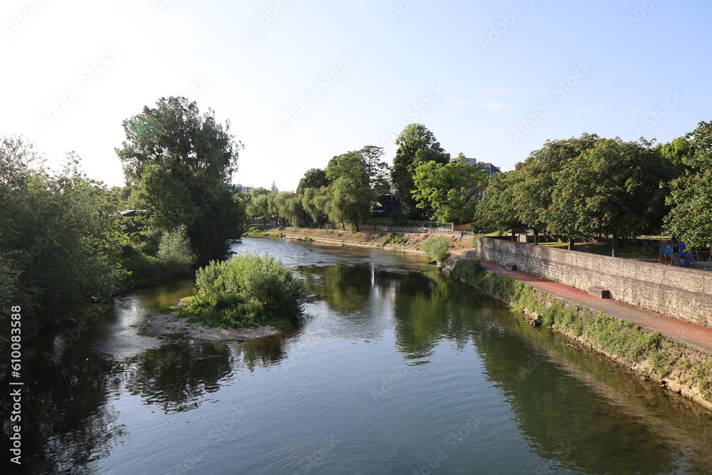 La rivière Marne, ville de Saint Dizier, département de la Haute Marne, France