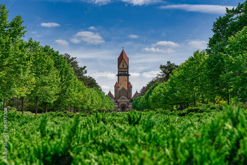 Kapelle auf dem Südfriedhof in Leipzig Stock Photo | Adobe Stock