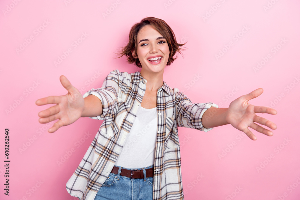 Photo of young successful businesswoman inviting you celebrate her profit growth welcome company cuddles isolated on pink color background Photo of young successful businesswoman inviting you celebrate her profit growth welcome company cuddles isolated on pink color background