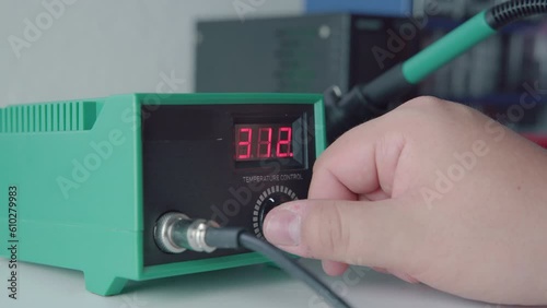 Adjusting Temperature of Soldering Iron