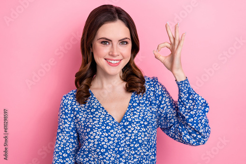 Fotografiet Photo of positive adorable girl beaming smile hand fingers demonstrate okey symb