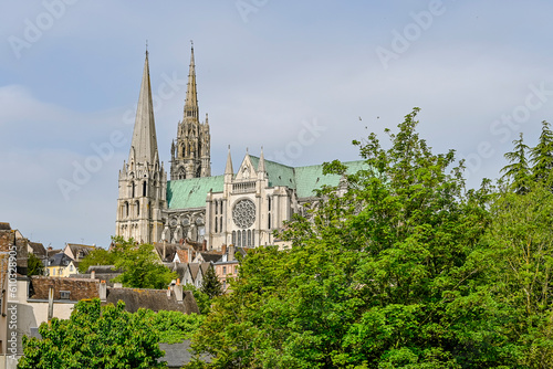 Chartres  Kathedrale  Notre-Dame  Altstadt  Altstadth  user  Kirchenfenster  Fluss  Eure  Sommer  Frankreich