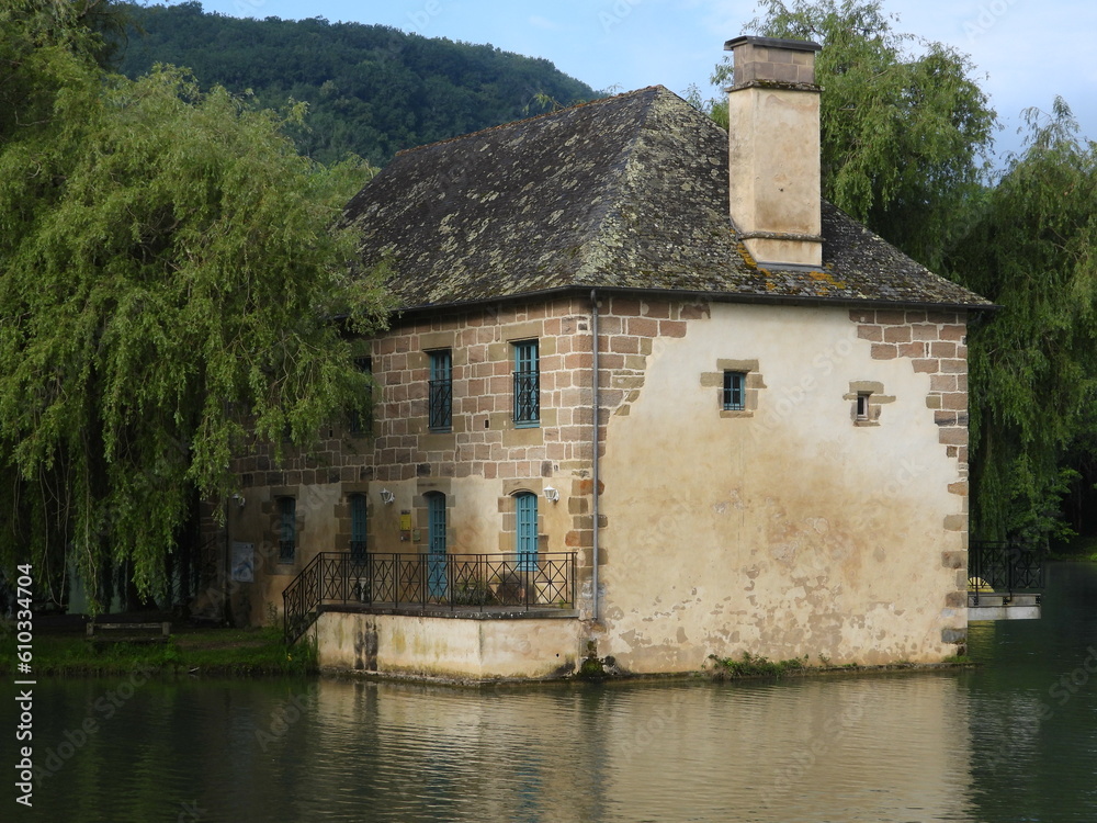 Fototapeta premium Ancien moulin de Lissac (Corrèze)