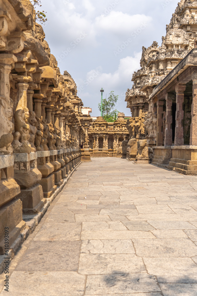 Temple corridor with its beautiful old sculptures of mythological lion at Kailasanatha temple, Kanchipuram (Kancheepuram Kanjivaram), Tamil-Nadu, India.