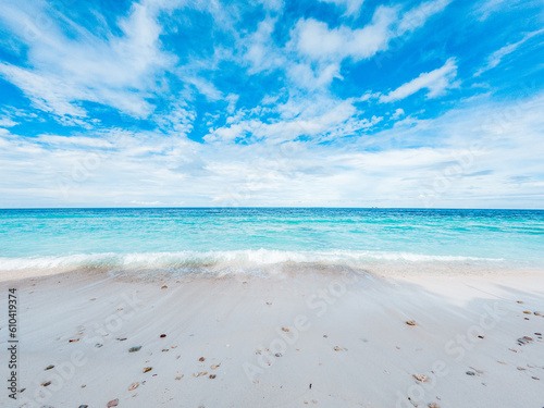 Fototapeta Naklejka Na Ścianę i Meble -  amazing tropical beach background white sand and clear blue water