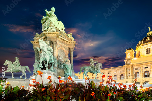 Foto Empress Maria Theresa monument and art history museum in Vienna, Austria