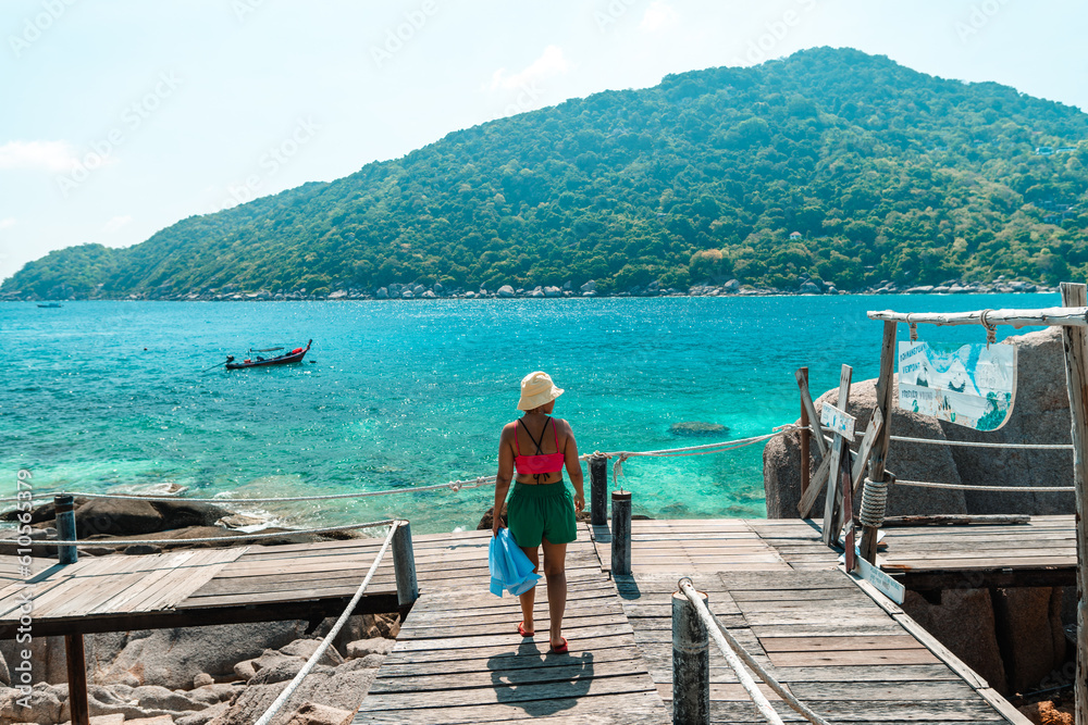 Travel on a tropical island, visit Koh Nang Yuan Travel on a tropical island, visit Koh Nang Yuan