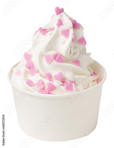 Frozen Yoghurt im Pappbecher mit rosa Zuckerstreusel als Herz