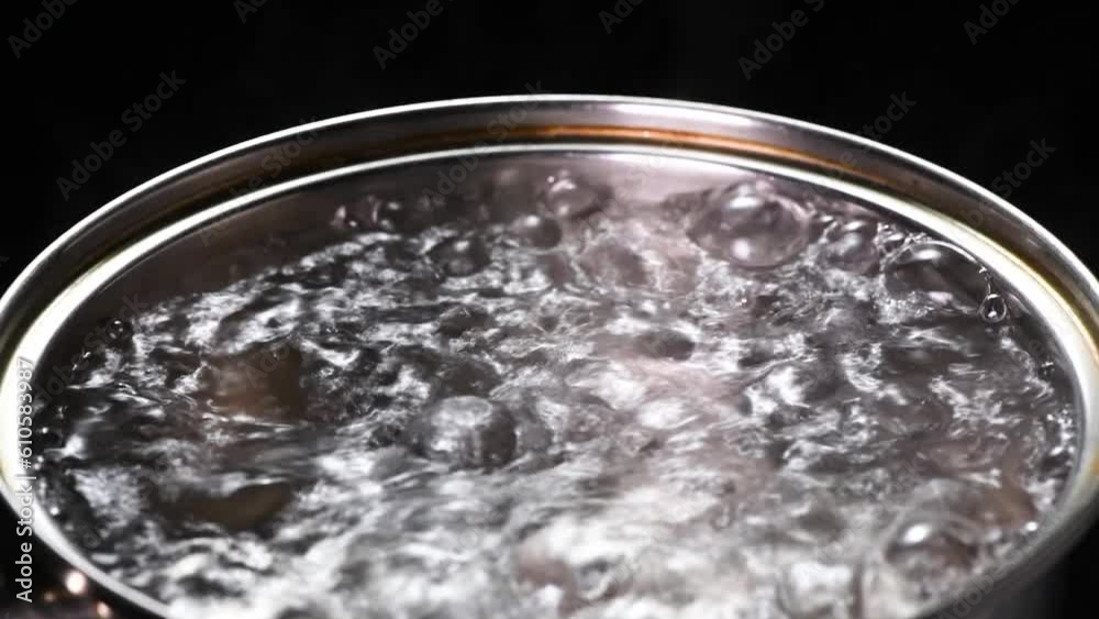 湯気と熱湯 湯気と熱湯