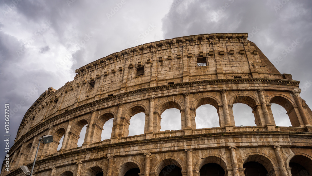 koloseum rzym budowle włochy bolonia  morze