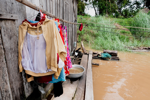 Cambogia,bucato steso in una casa sulle rive del Mekong
Cambogia,bucato steso in una casa sulle rive del Mekong
