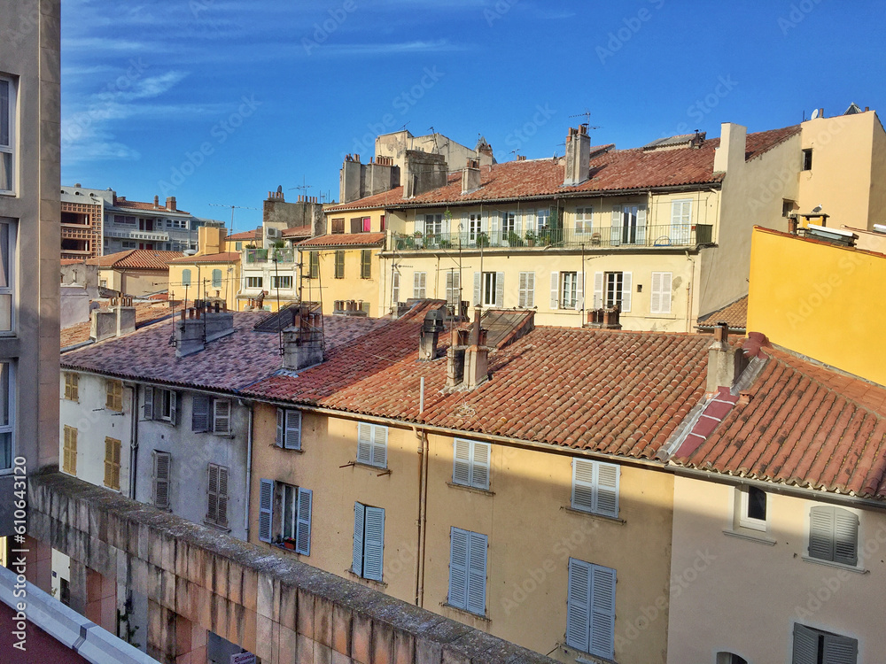 A view on the roof and some buildings of Toulon.