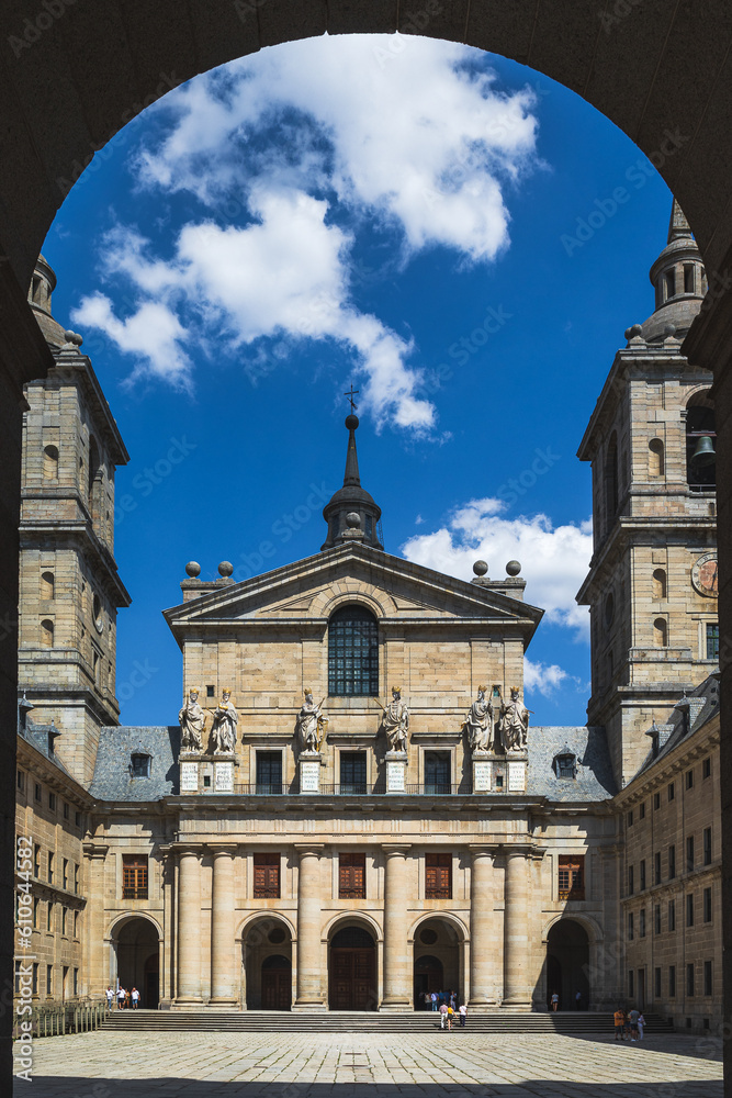 Fototapeta premium View to historical residence El Escorial