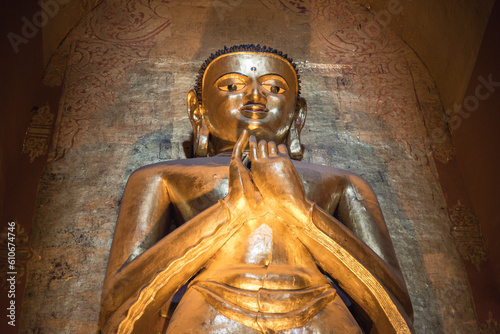 Visit the temple in Bagan, Myanmar