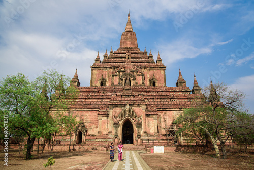 Visit the temple in Bagan, Myanmar