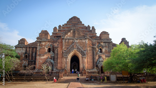 Visit the temple in Bagan, Myanmar