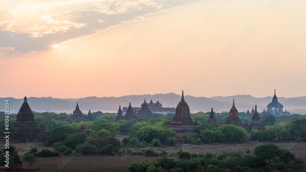 Visit the temple in Bagan, Myanmar
