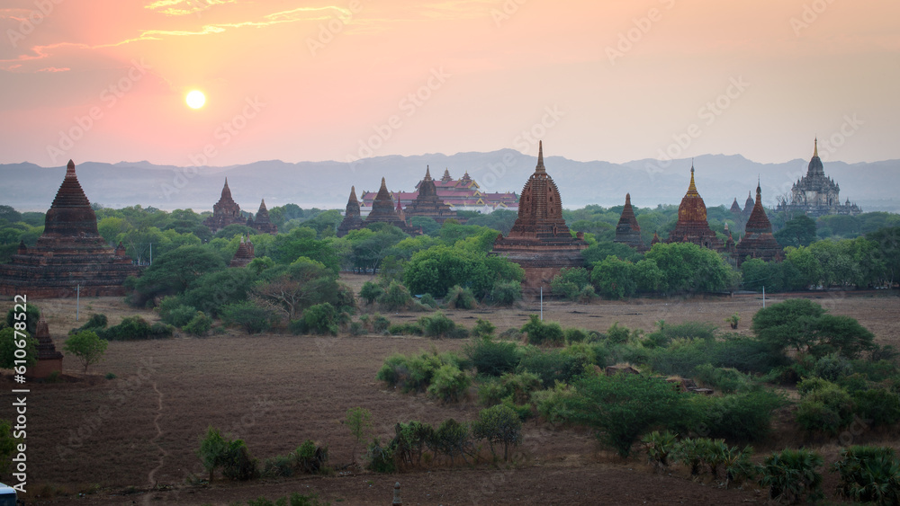Visit the temple in Bagan, Myanmar