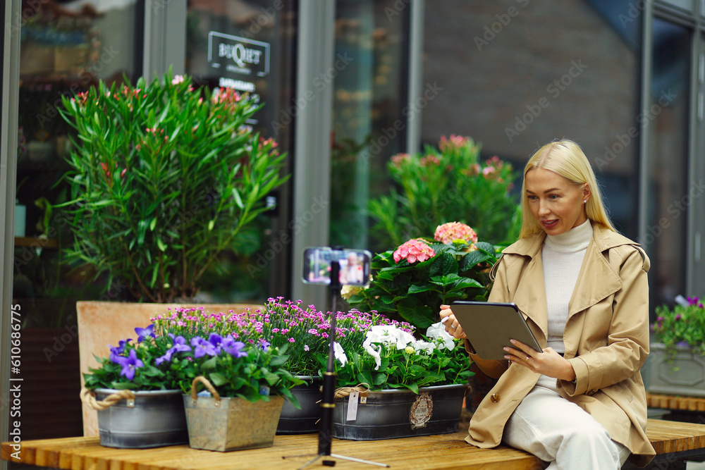 Portrait of caucasian girl successful owner environment friendly concept banner