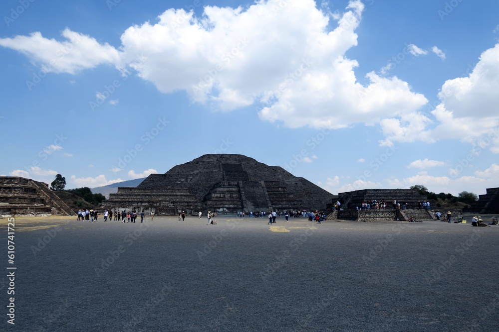 Pyramide du Soleil  (Pirámide del Sol en espagnol; Tonatiuh itzacual en nahuatl) à Teotihuacan. Edifice mésoaméricain de 65 mètres dont la construction débuta en 1-150 a. J.-C.  Teotihuacan Mexique.