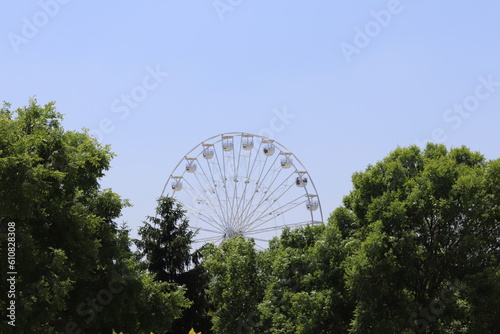 Ferris wheel against sky.