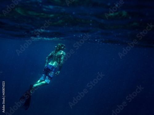 shooting underwater © alexzhilkin