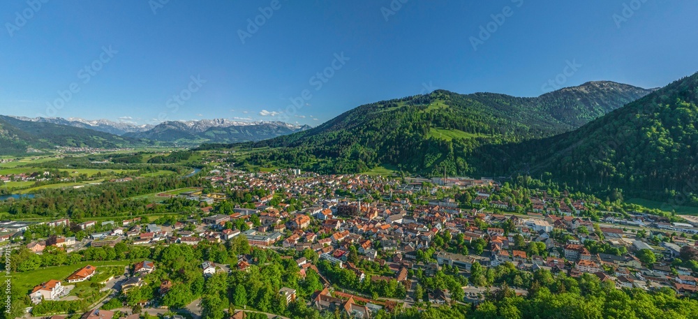 Obraz premium Sonniger Frühlingsabend rund um Immenstadt im Allgäu 