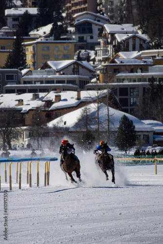 Konstfotografi horse race on frozen lake