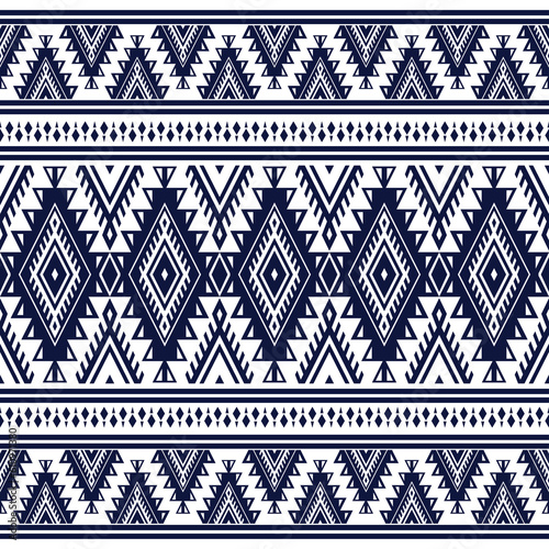 Native American Southwest, Aztec, Navajo seamless pattern. Tribal black and white geometric print. Ethnic design wallpaper, fabric, cover, textile, rug, blanket.