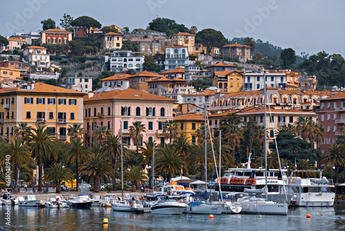 Foto Beautiful view of Spezia town, colorful houses traditional Italian architecture,