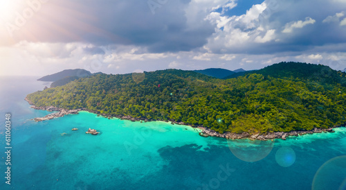 Fototapeta Naklejka Na Ścianę i Meble -  beautiful thailand island with crystal blue sea