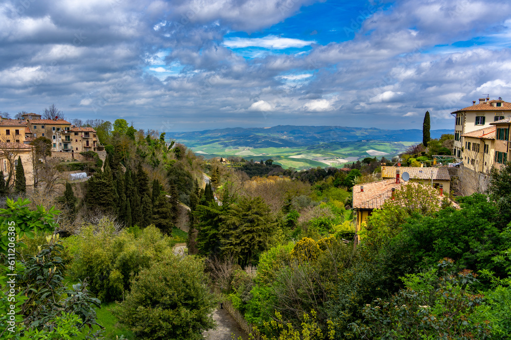 Die schöne Landschaft der Toskana in Italien im Frühling
