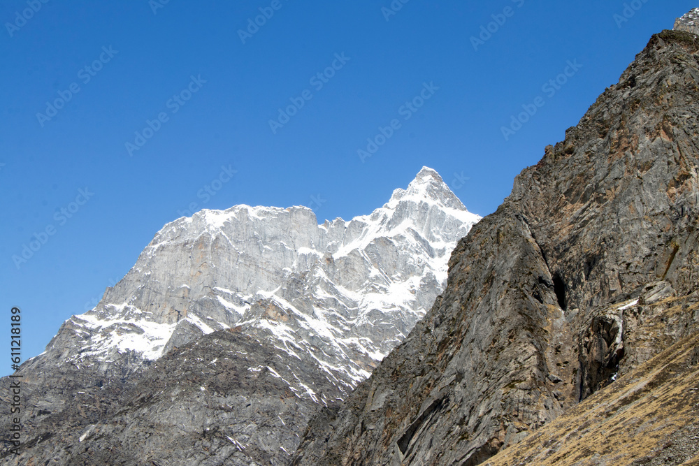 Image of Himalayan mountains covered with snow