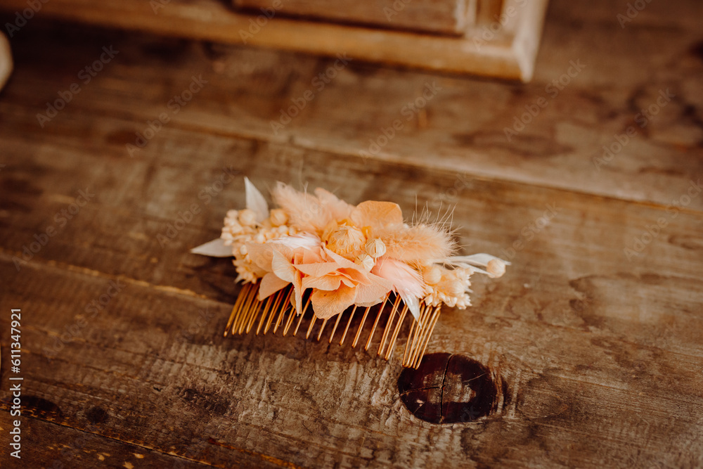 Fototapeta premium flowers on wood