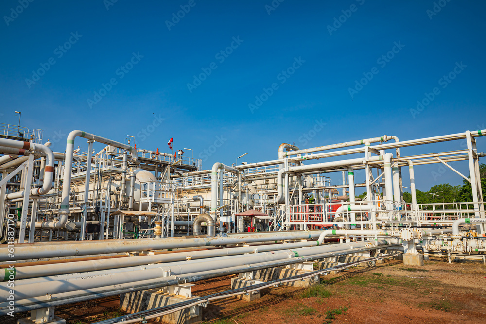 Pipeline refinery plant steam vessel and column tank crude oil.