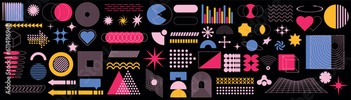 Big set of geometric shapes. Brutalistic abstract geometric shapes and grids.Y2K Geometric design element shapes. Vector illustration. Collection of trendy halftone vector geometric shapes.