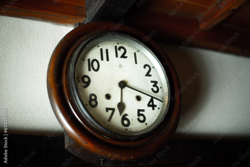 Naklejka premium old clock on the wall