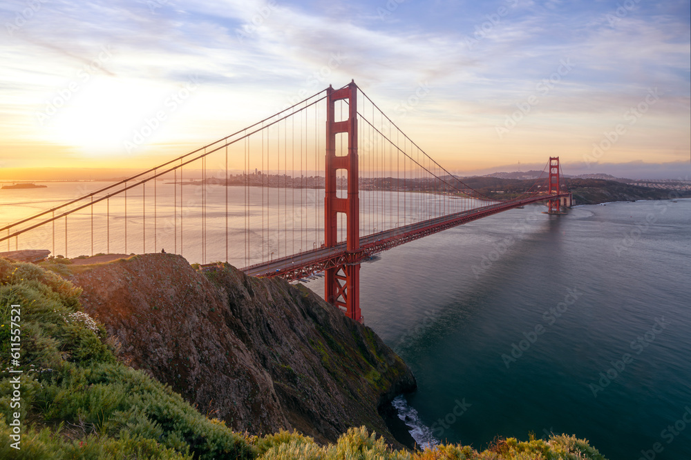 Fototapeta premium Golden Gate Bridge over San Francisco Bay