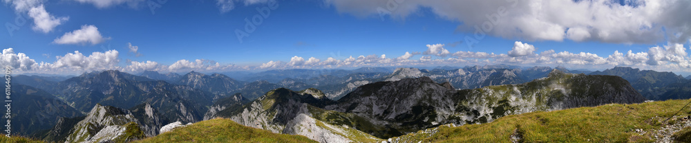 Panorama vom Hochkogel über Nationalpark Gesäuse, Hochschwab-Gruppe und Eisenerzer Alpen, Steiermark